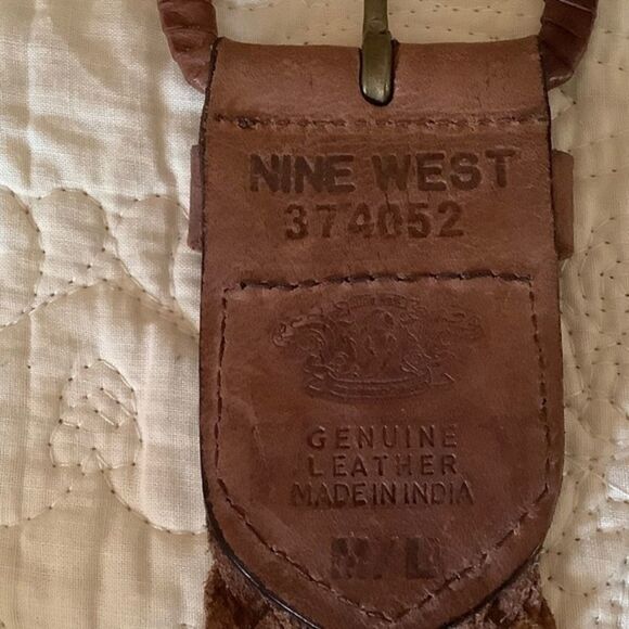 Nine WEST EXCELLENT CONDITION WOMAN TAUPE/GOLD WOVEN LEATHER BELT SIZE M… main image 5